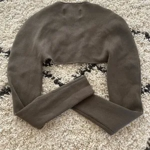 Pistola Jolene Shrug in Vineyard thumbnail 5