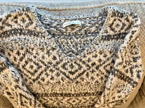 Abercrombie & Fitch Wool Blend Fuzzy Fair Isle V-Neck Sweater Women's Size XS/S thumbnail 3