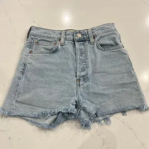 Aritzia Denim Forum The '50s Arlo Hi-Rise Denim Shorts Size‎ 27 thumbnail 3