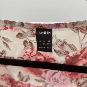 SHEIN Cream & Pink Floral Surplice 3/4 Sleeve Maxi Dress with Belt thumbnail 6