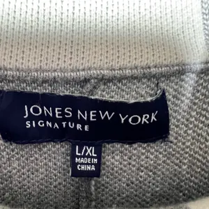 Jones‎ New York Sweater Poncho Cape Grey White Buffalo Plaid Full Zip Front L/XL thumbnail 2