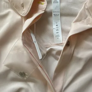 NEW WITH TAG -‎ !!RARE !!! Lululemon Day Trip Pink| SIZE: 8 thumbnail 3