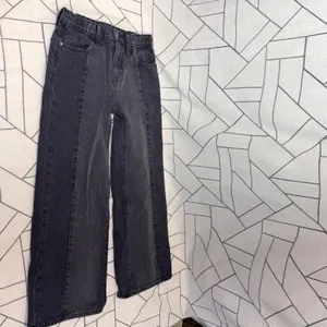 Old Navy‎ Girls 12 High Rise Baggy Wide Leg Paneled Jeans Washed Black Denim thumbnail 3