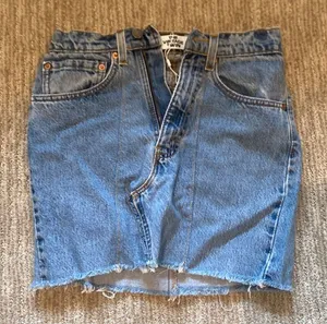 Levi’s the vintage twin denim skirt thumbnail 1