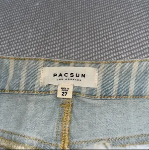 PacSun Blue Lightwash Pinstripe Raw Hem Denim Mini Skirt Sz 27 thumbnail 3