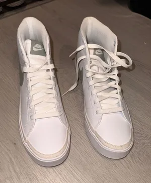 Nike Sneakers Women’s thumbnail 1