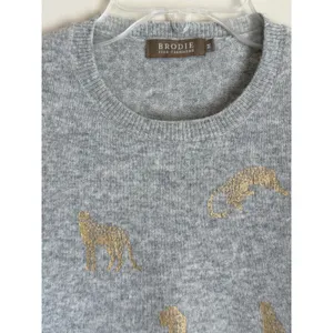Brodie Cashmere Sweater Womens Medium Grey Foil Leopard Animal Print Crewneck thumbnail 7