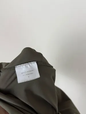 Vuori Studio Pocket Leggings in Oregano Green thumbnail 4
