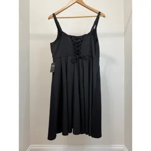 Torrid Mini Scuba Skater Dress Built In Shapewear Sz1/1X NWT thumbnail 4