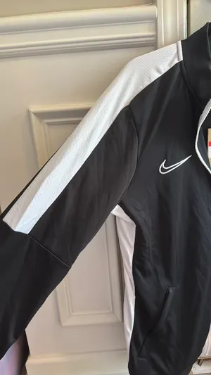 Men’s Nike Zip-Up Jacket thumbnail 2