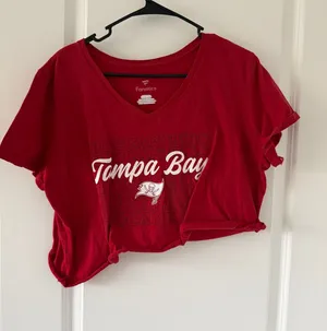 Fanatics Tampa Bay Buccaneers Red Crop Top XL/EG thumbnail 1