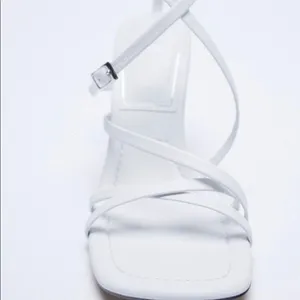 ✨Zara strappy sandal heels✨ thumbnail 5