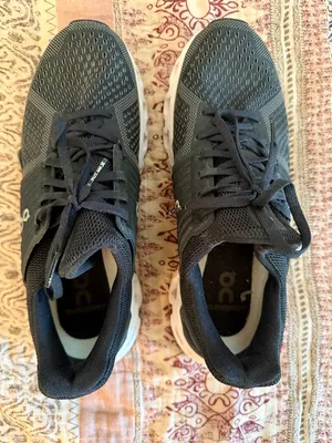On Cloudswift in black, women's size 9 Black thumbnail 1