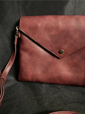 Lucky Brand Women's Envelope Crossbody Bag in Burgundy thumbnail 4