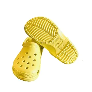 Crocs Clog Unisex Yellow Classic Jibbitz Customizable Comfortable Size‎ M5/W7 thumbnail 4