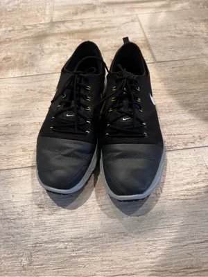 Black Nike Women’s Golf Shoes thumbnail 3