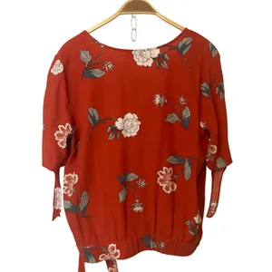 Loft Red Floral Tie Short Sleeves Waist Crossover V-Neck Blouse Top Medium thumbnail 2