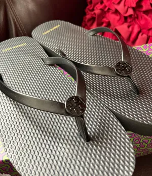 Tory Burch NWT Thin leather Strap Black Flatform Flip Flop NIX 9 avail thumbnail 8