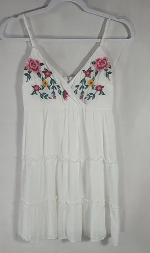 Mi Ami Francescas White Tiered Boho Gauzy Mini Dress Floral Embroidered Size XXS thumbnail 1