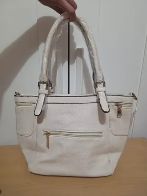 Beautiful white purse thumbnail 5