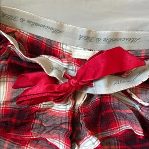 Abercrombie & Fitch Red Plaid Women Boxer Shorts thumbnail 3