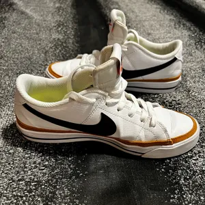 Womens sz7 Nike Court Legacy Next Nature low top sneakers thumbnail 6