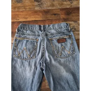 Wrangler Retro 1947 Relaxed Boot Jeans in Blue 6-8 thumbnail 11