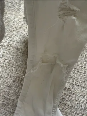 Hollister White Distressed Skinny Jeans (Size 0R) thumbnail 5