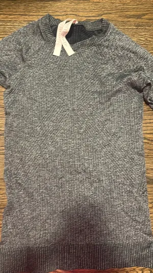 Lululemon Swiftly Tech Long Sleeve thumbnail 2