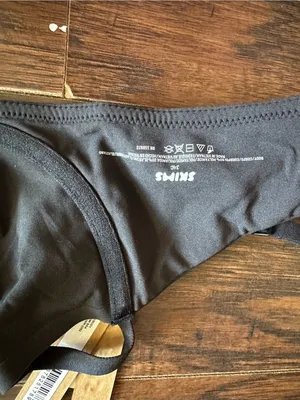 SKIMS NWT Fits everybody unlined Demi bra Onyx 34C thumbnail 3