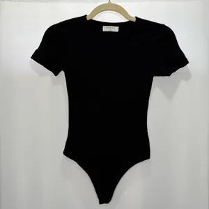 Babaton Aritzia Contour Crew Shortsleeved Bodysuit thumbnail 3