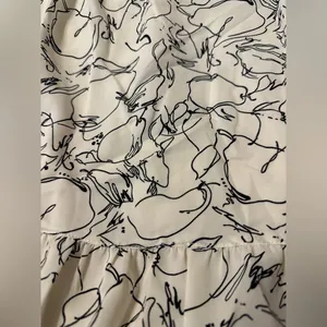 Anniewear Sketch Flower Midi Dress - NWT - Size XL Cream and Black Midi Dress thumbnail 8