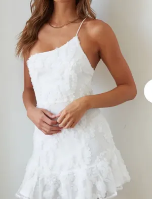 Selfie Leslie Women’s Large One Shoulder White Mini Lace Dress NWT thumbnail 1