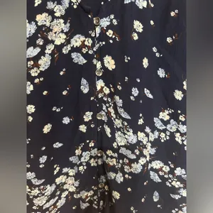 NWOT! Maurices Dark Blue Floral Print Blouse thumbnail 3
