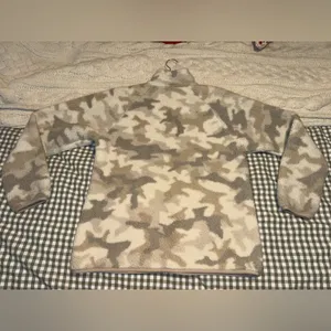 Columbia Camouflage Fleece Zip-Up Jacket thumbnail 2