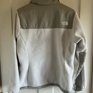 The North Face Women's Gray and White Puffer Jacket thumbnail 3