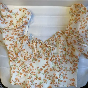 Altar’d State Puff Sleeve Crop Top Flpral Orange Off White NWOT thumbnail 1