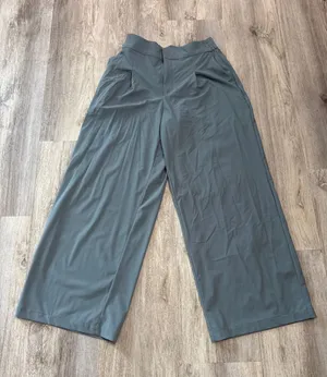 Athleta Womens Wide Leg Pleated Trousers Blue Gray Size 8 Stretch Travel Pants thumbnail 1