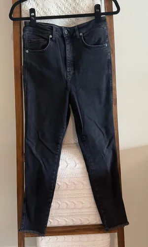 NWOT Free People We The Free Black Denim Raw Hem High Waisted Jeans thumbnail 1