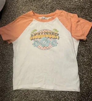 Hollister Crop Top thumbnail 1
