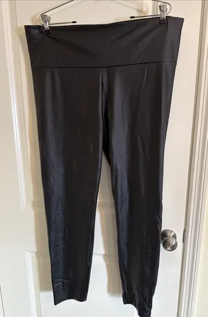 Women's Madeline & Monroe Black Stretch Pleather‎ Pants 3XL thumbnail 1
