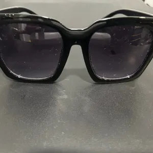 Stylish Black Sunglasses thumbnail 7