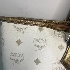MCM Princess Lion White Shoulder Tote thumbnail 5