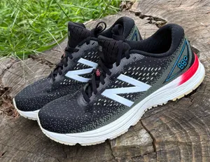 New Balance 880 V.9 men’s Shoes size 9 thumbnail 1