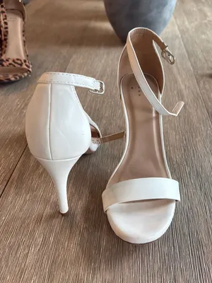White target heels thumbnail 1