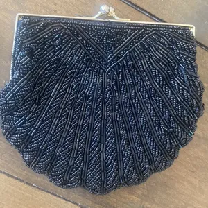 Elegant Black Beaded Clutch‎ colorifics thumbnail 1
