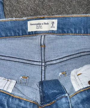 Abercrombie Mom Jeans thumbnail 3