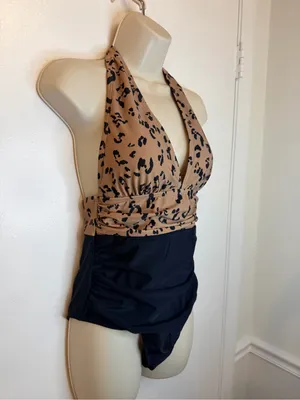 NWT Cupshe Women 1 Piece Swimsuit Leopard Print Open Back Ruched Size M thumbnail 5