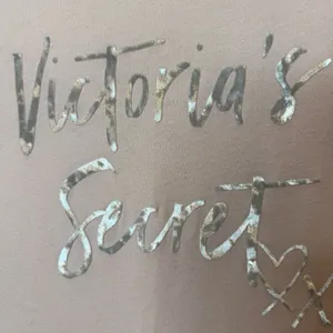 Victoria’s Secret Powder Pink T-shirt With Velour Logo Size Medium thumbnail 2