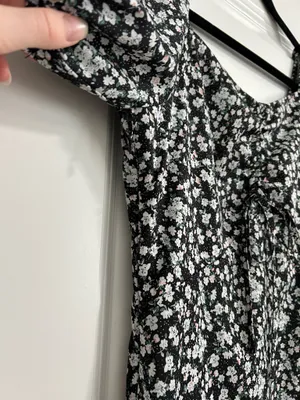 Floral Puff Sleeve Black Midi Dress Women’s Size Medium thumbnail 5